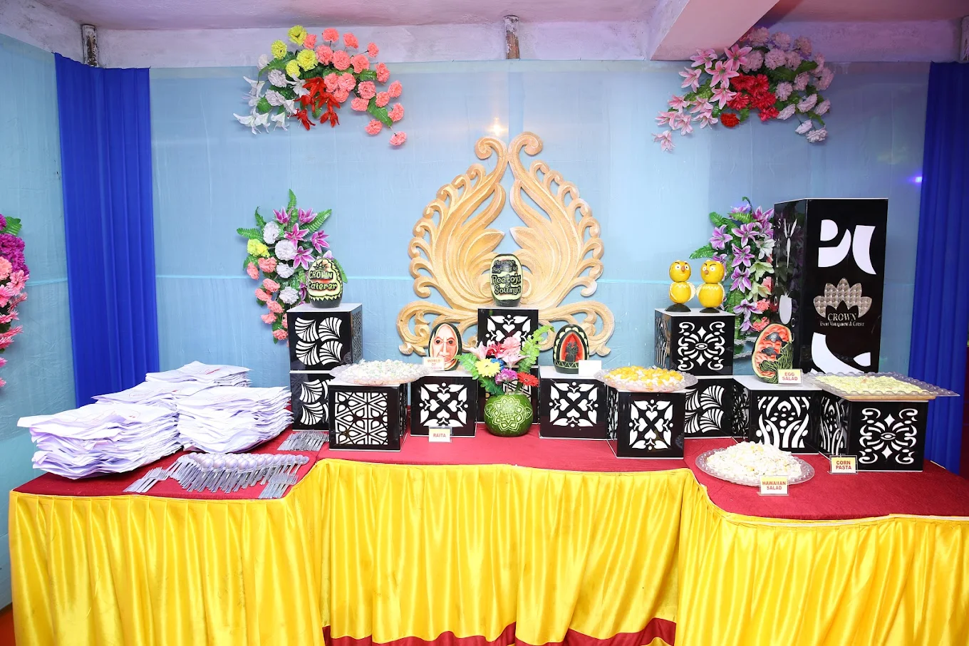 CROWN - EVENT MANAGEMENT &amp; CATERER