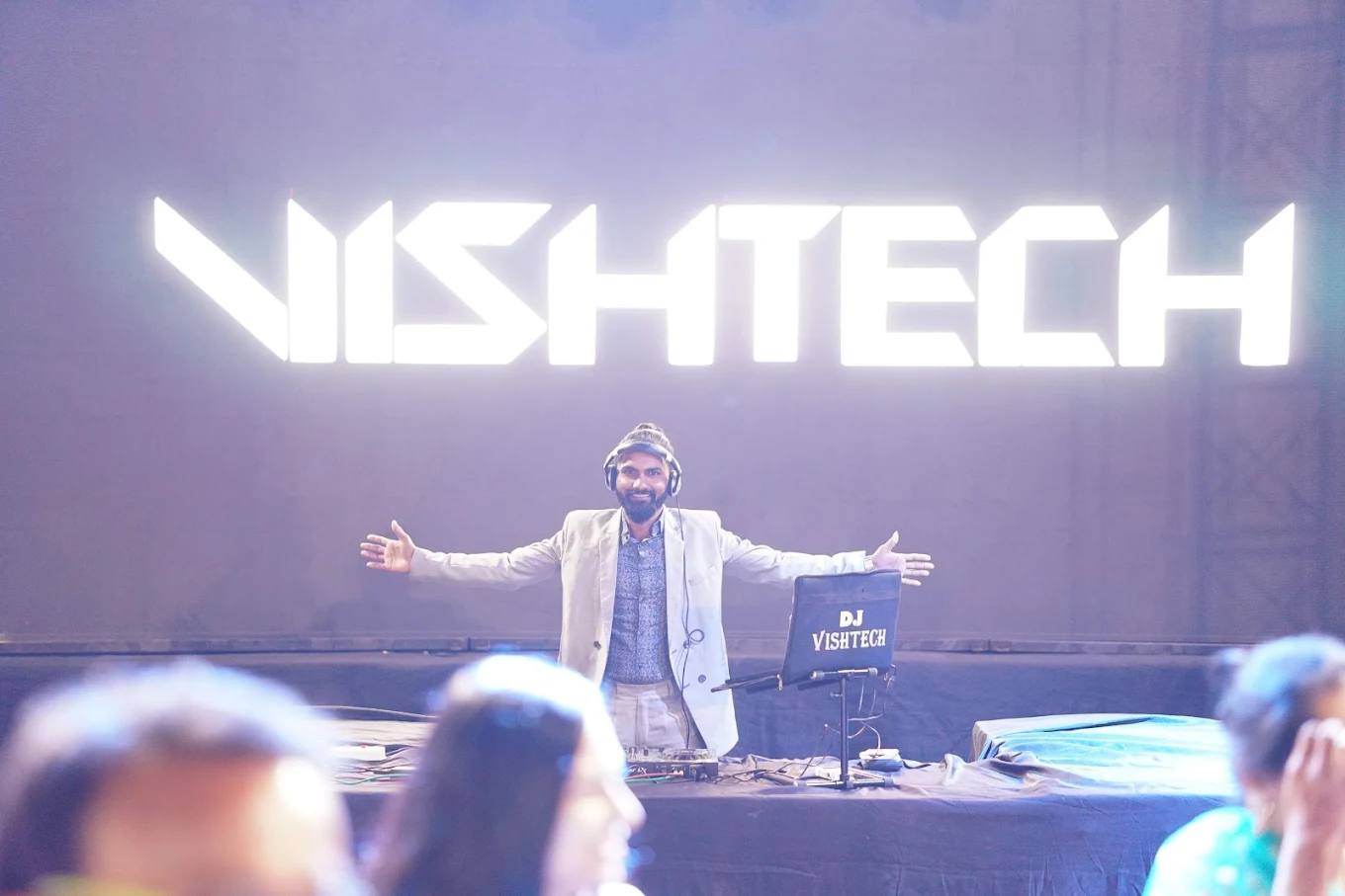 DJ VISHTECH